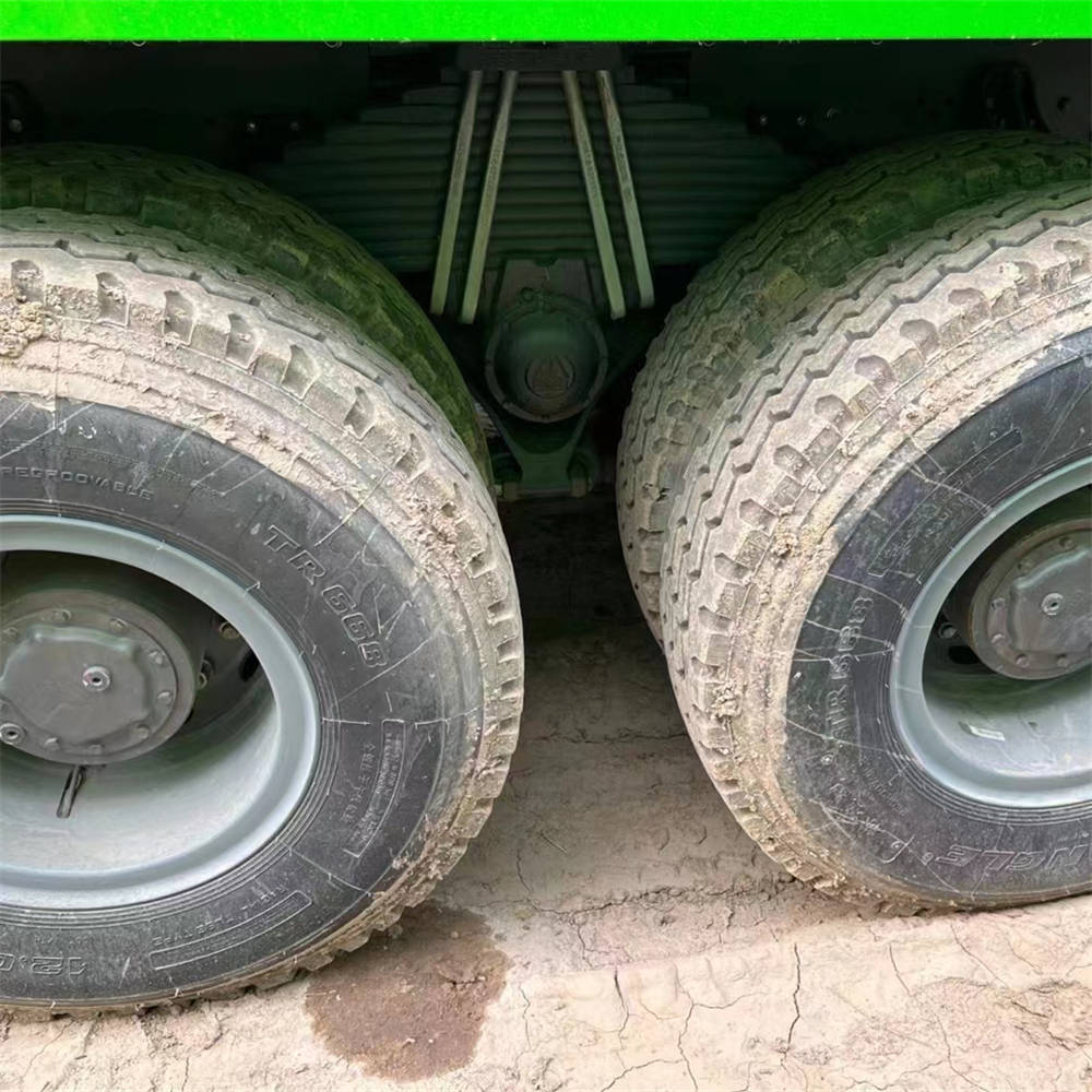 HOWO T7H 6x4 Dump Truck Green4 HOWO T7H 6x4 Camion-benne Vert4